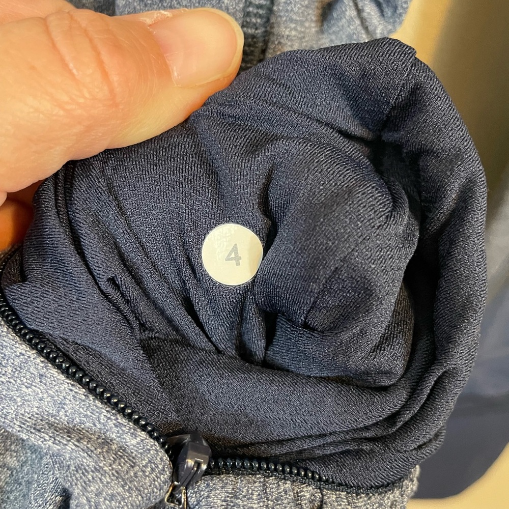 Lululemon Runderful 1/2 Zip Jacket pullover Heathered blue Size 4, EUC - Picture 4 of 9